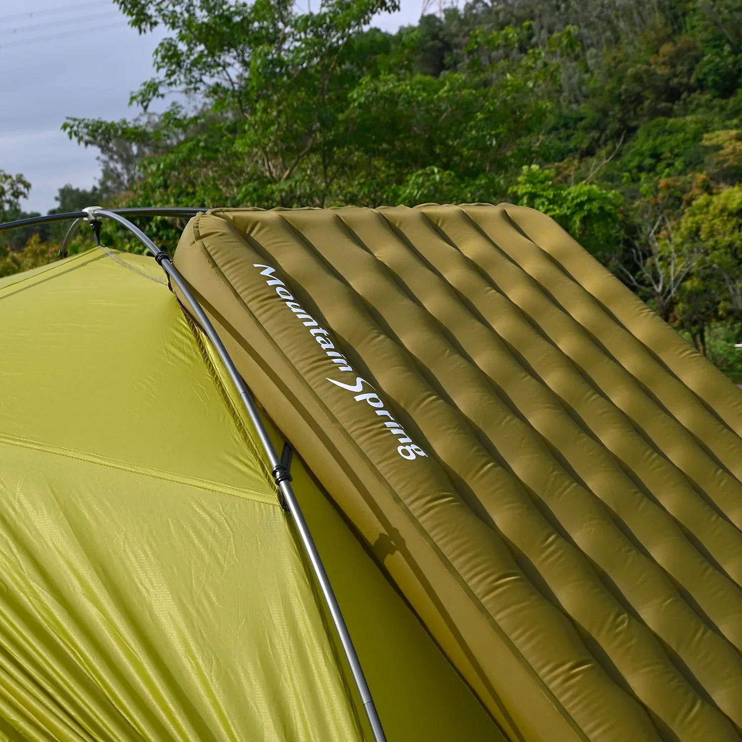 R7 Max Inflatable Sleeping Pad
